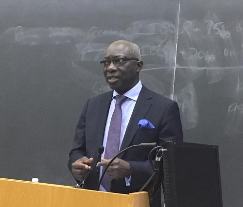 Adama Dieng address students at Yale University, 25 April 2018