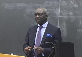 Adama Dieng address students at Yale University, 25 April 2018